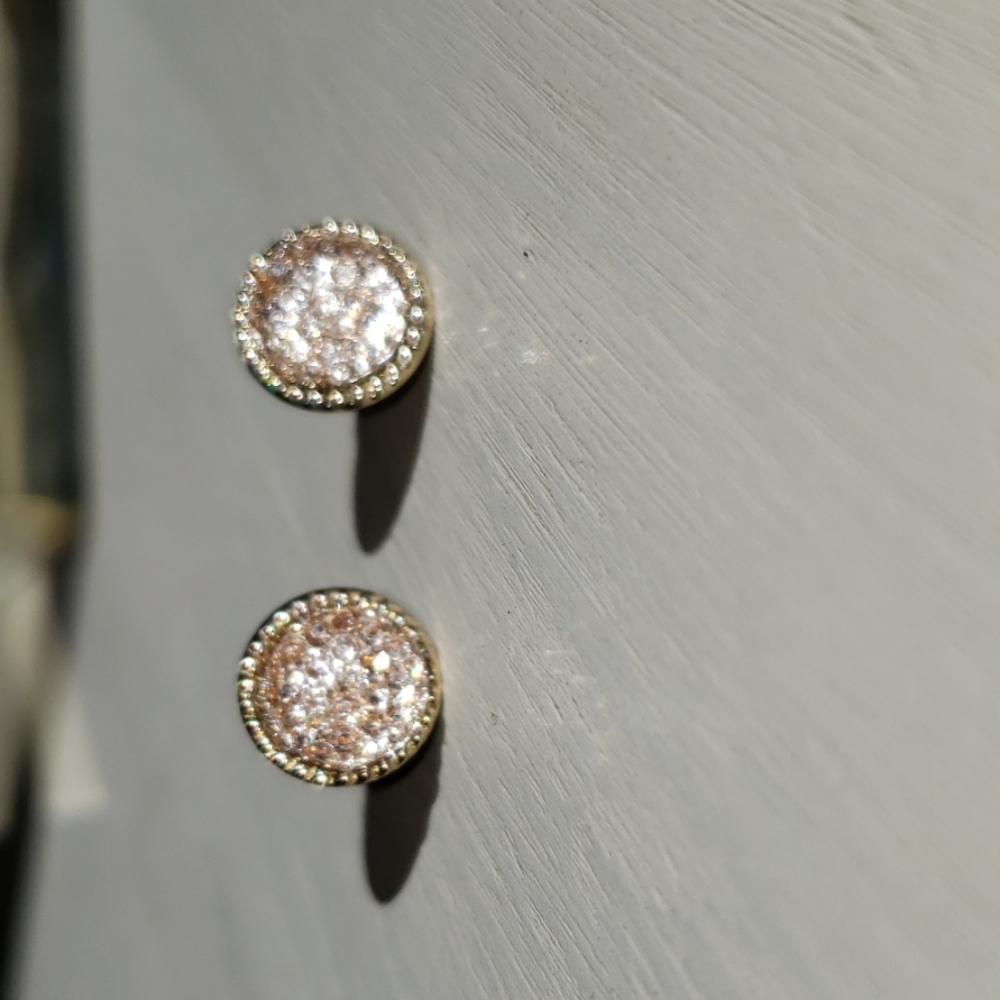Beautiful sparkly rosegold stud earrings